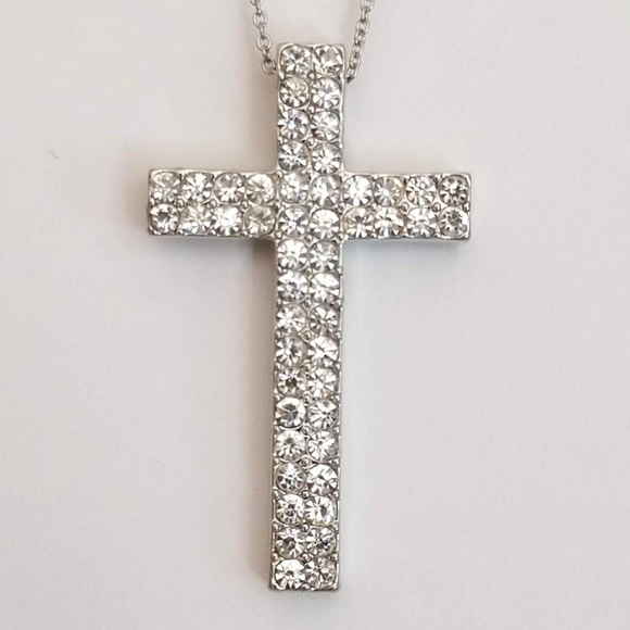 Cross necklace with faux diamonds - Picture 3 of 6